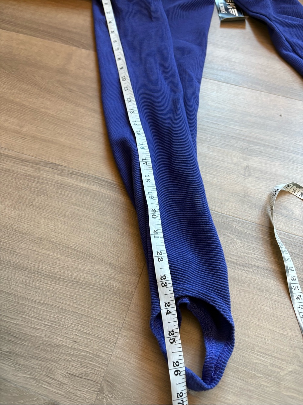 Pristine Vintage 80s Belted Jumpsuit in ribbed purple, blue. Size M - Picture 15 of 15